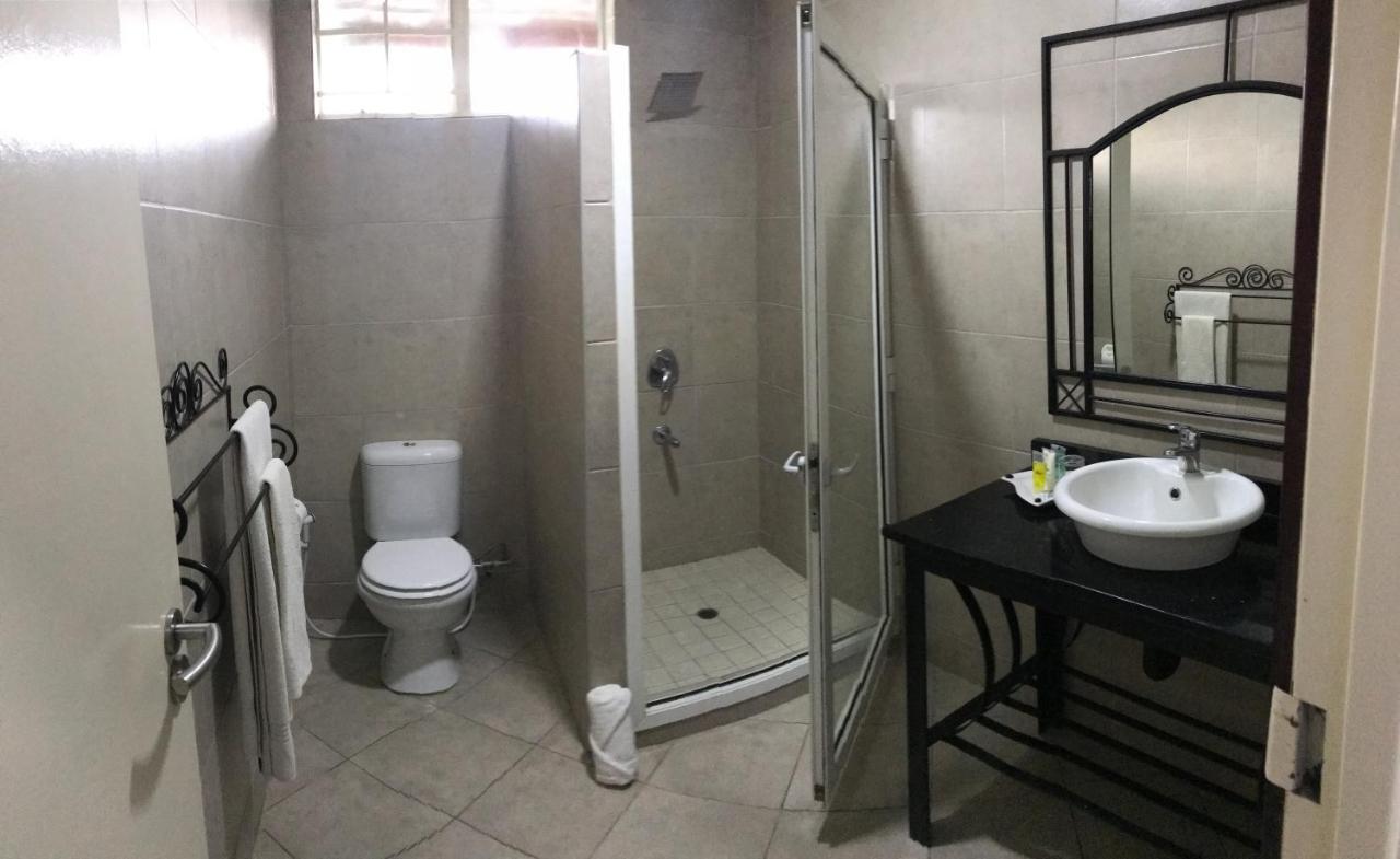 Crescent Lodge Ливингстон Экстерьер фото
